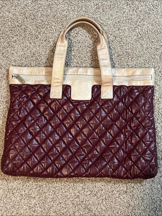 CHANEL Handbags - ♥️ CHANEL Coco Cocoon Burgundy Tote